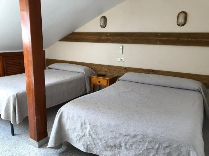 Standard Triple room