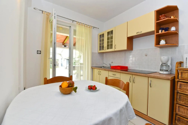 Apartments Anka 372