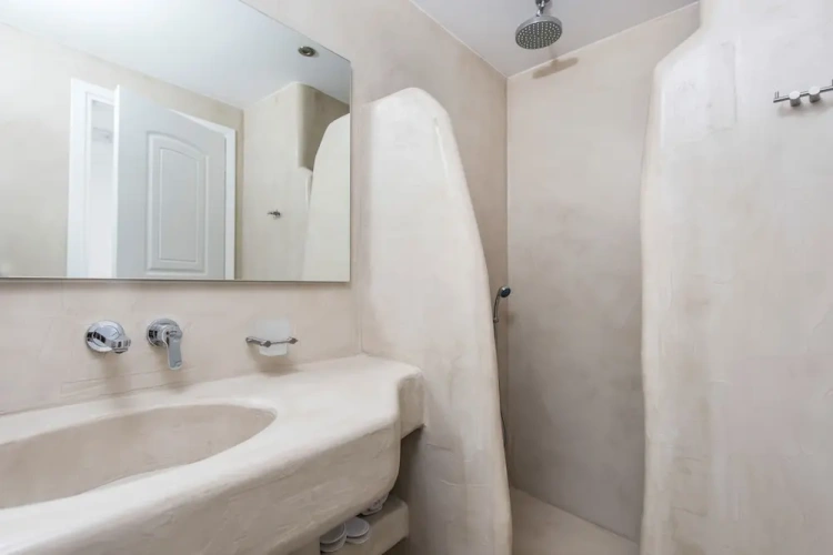 Deluxe Triple room with balcony and with sea view