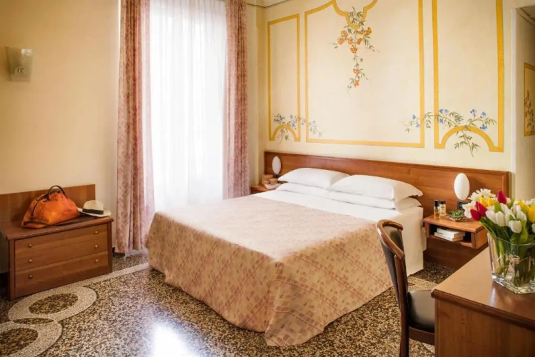 Classic Double room with partial sea view