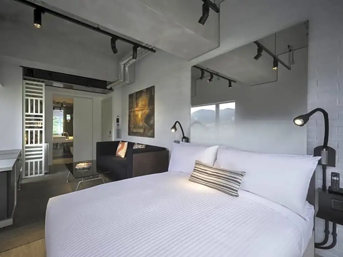Deluxe Corner Double room