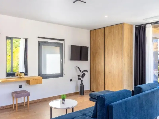 Deluxe Suite with balcony and with sea view