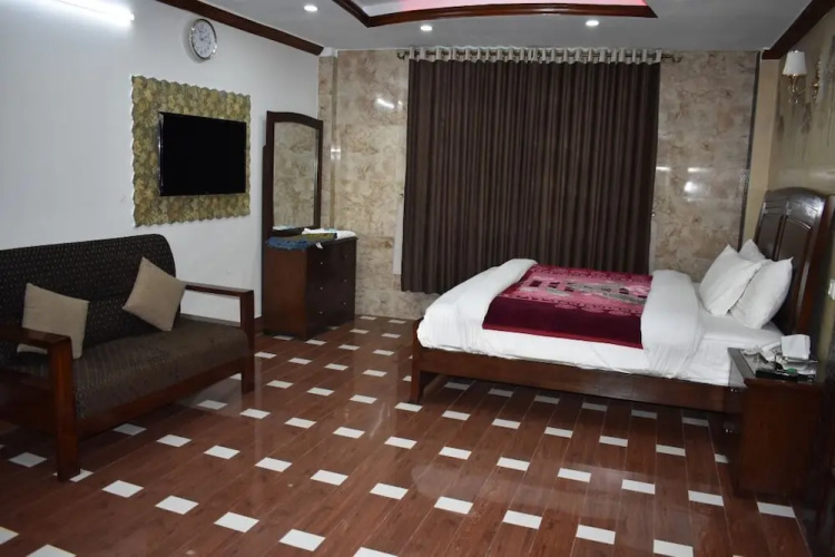 Hotel Fare Field Homes Murree
