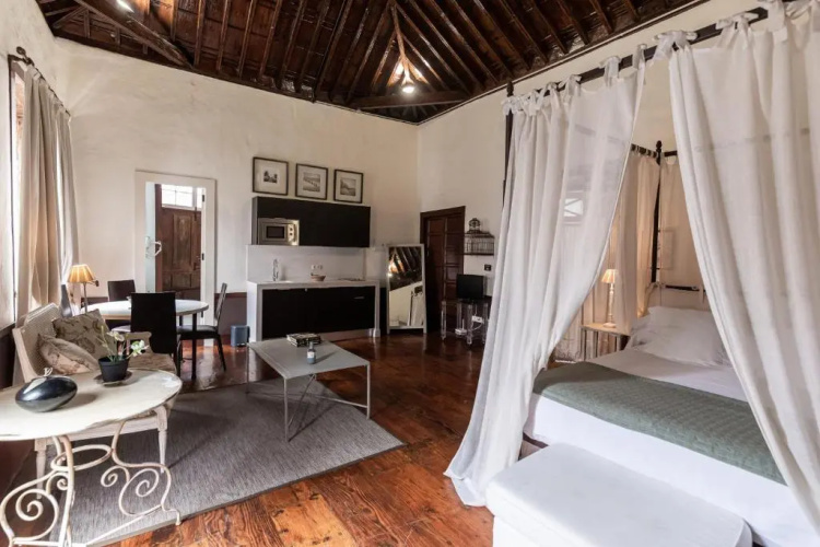 Isla Baja Suites