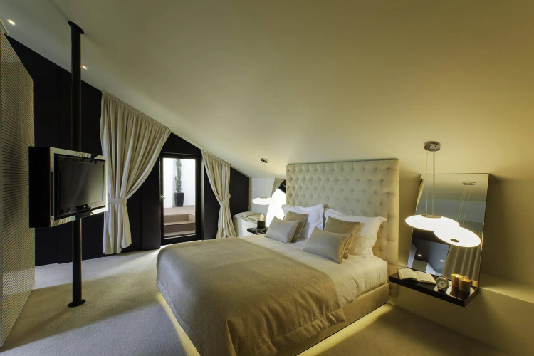 9Hotel Mercy