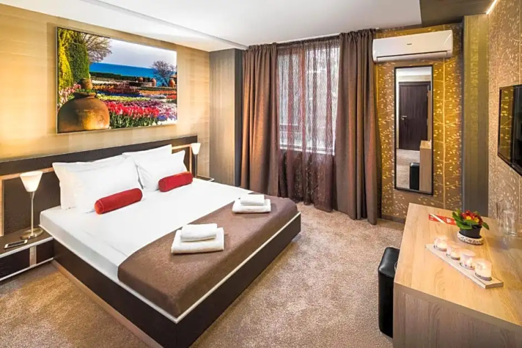 Central Point Boutique Hotel