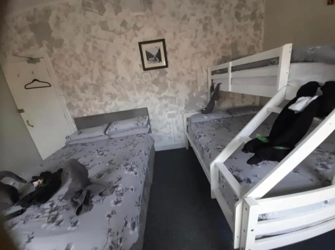Standard Triple room