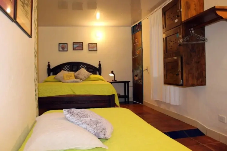 Standard Triple room