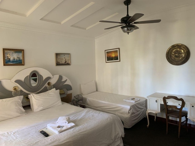 Standard Triple room
