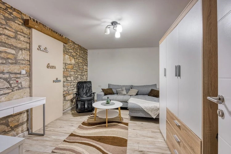 Apartment Alice close to Pula centre