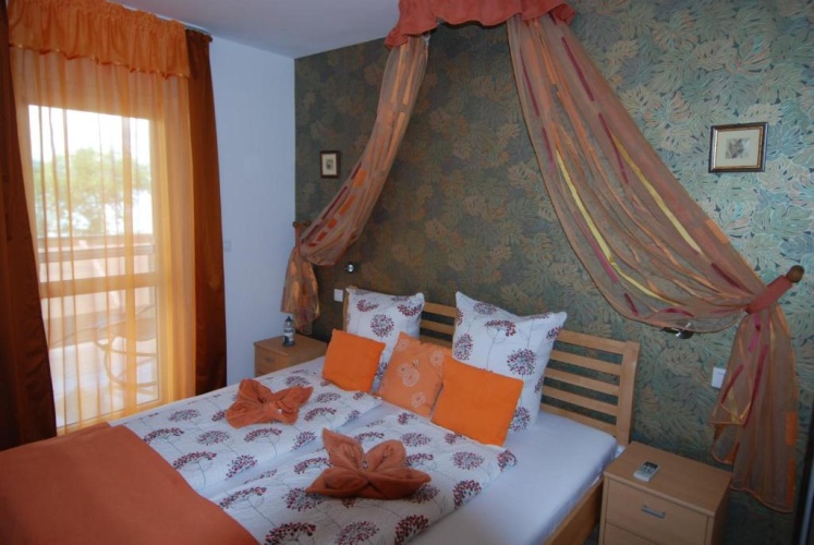 2 Bedrooms Luxury Apartment with balcony and with sea view