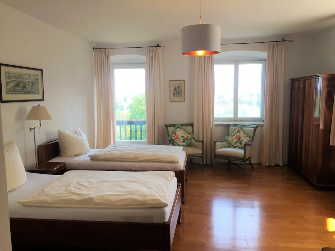 3 Bedrooms Apartment