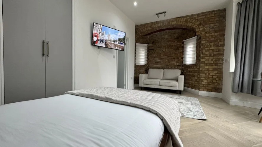 London Studios and Suites