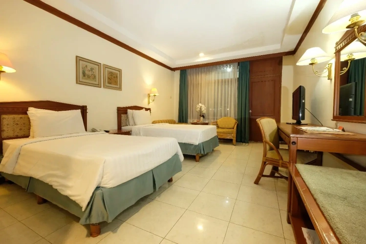 Standard Twin room with balcony