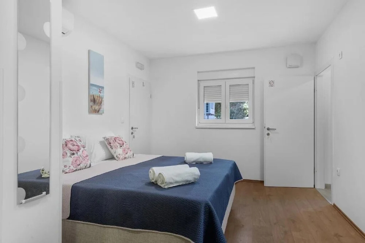 Hostel Elli