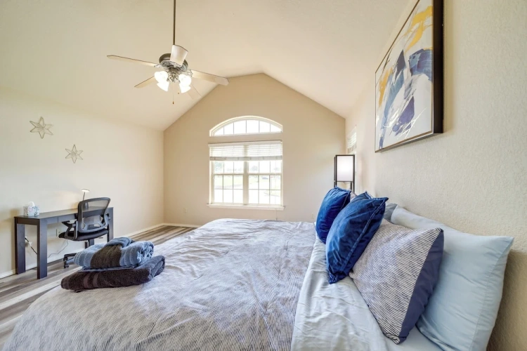 4 Bedrooms Cottage