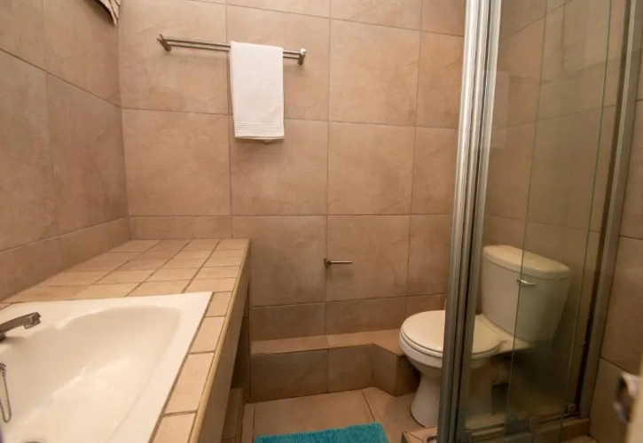 3 Bedrooms Apartment