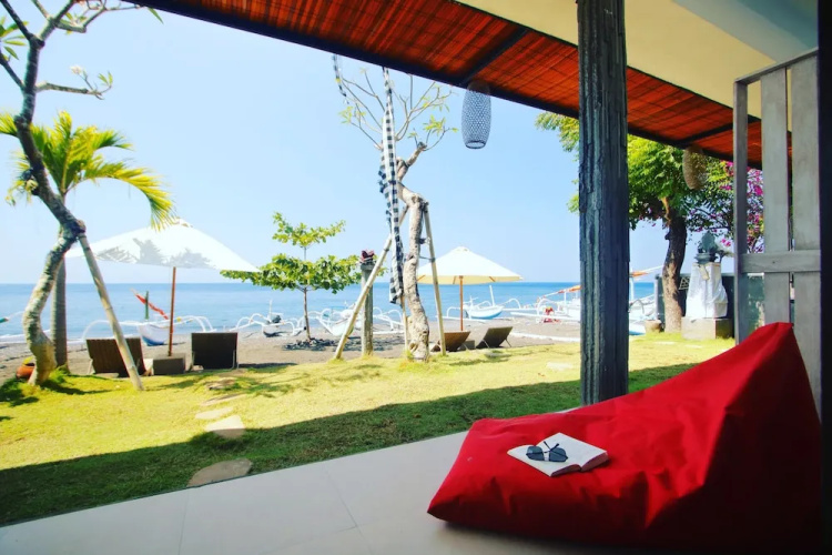 Valomia Beachfront