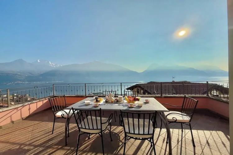 Family Apartment with balcony