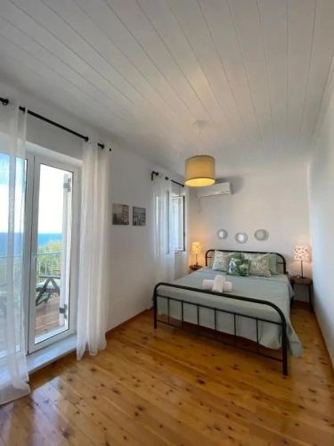 3 Bedrooms Apartment