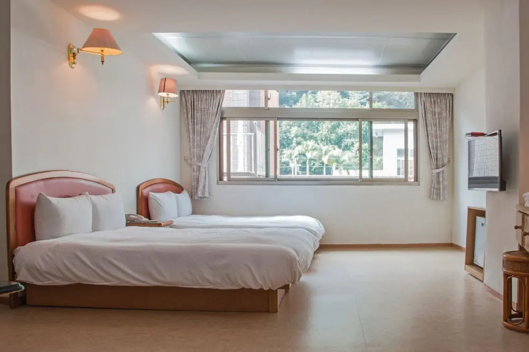 Tong Pu Hotel