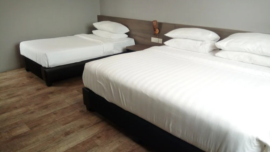 See Foo Hotel