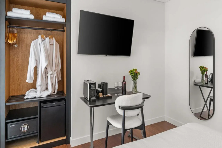 Athenaeum Palace & Luxury Suites