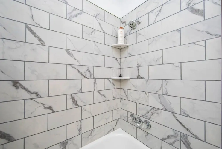 4 Bedrooms Apartment
