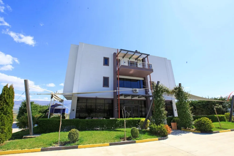 White Palace Hotel