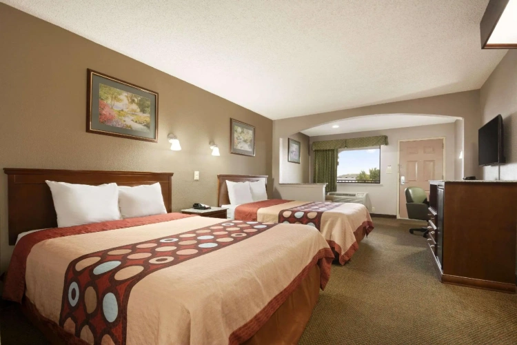 Quadruple Suite