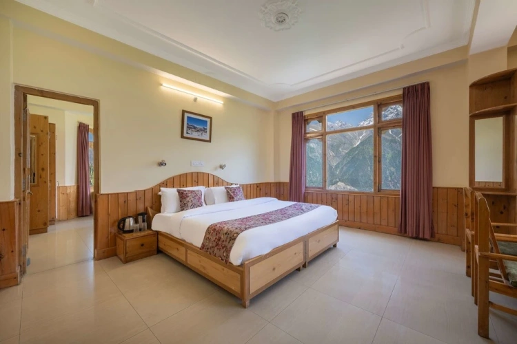 2 Bedrooms Standard Quadruple Family room
