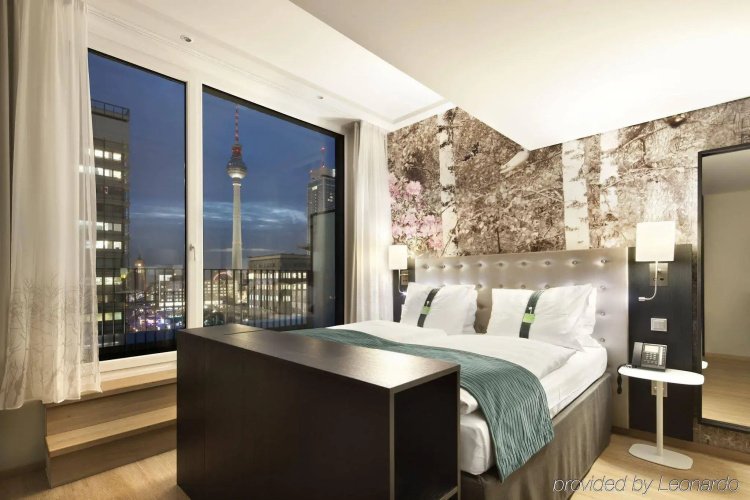 Premier Inn Berlin Alexanderplatz Hotel