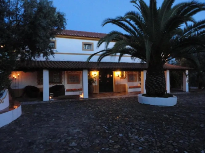6 Bedrooms Cottage