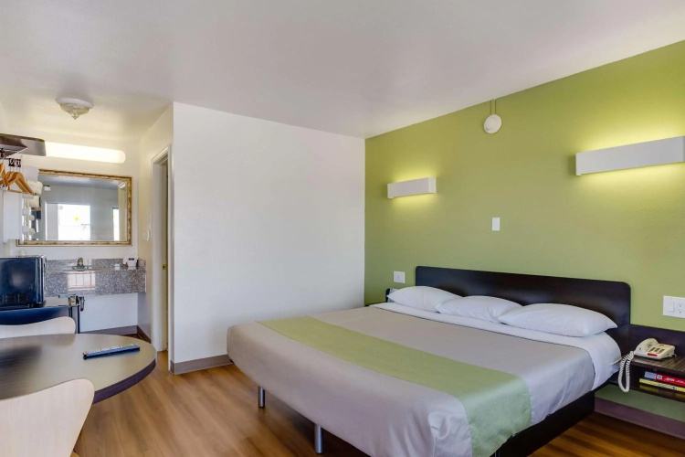 Motel 6 El Paso, TX - West