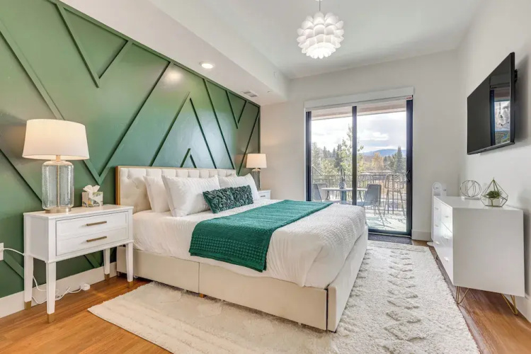 Mountain-view Condo in Downtown Winter Park!