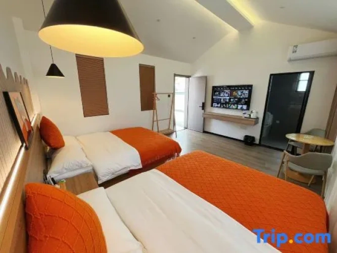 Comfort Twin room with courtyard view