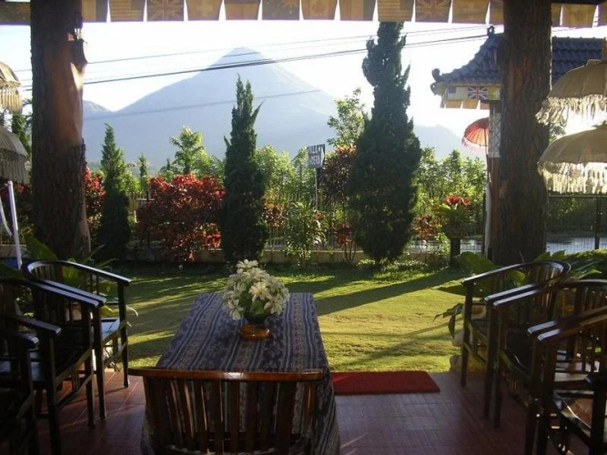 Nasta Inn Trawas