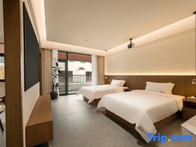 Premium Twin room with balcony