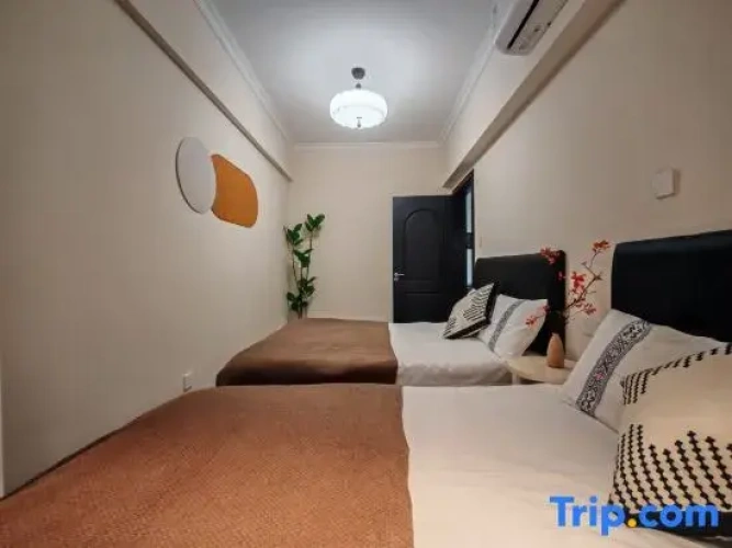 2 Bedrooms Sextuple Suite