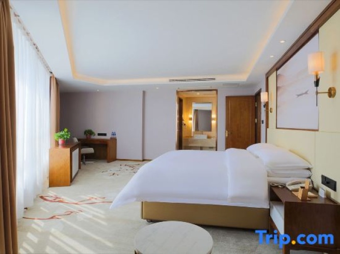 Deluxe Triple Family Suite