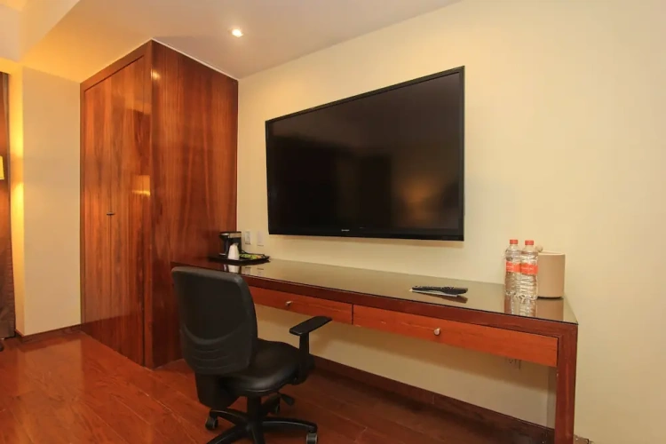 1 Bedroom Suite