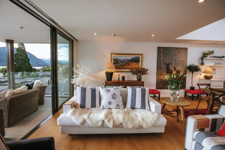 Nautilus - Sleeps 8 - Lake Views