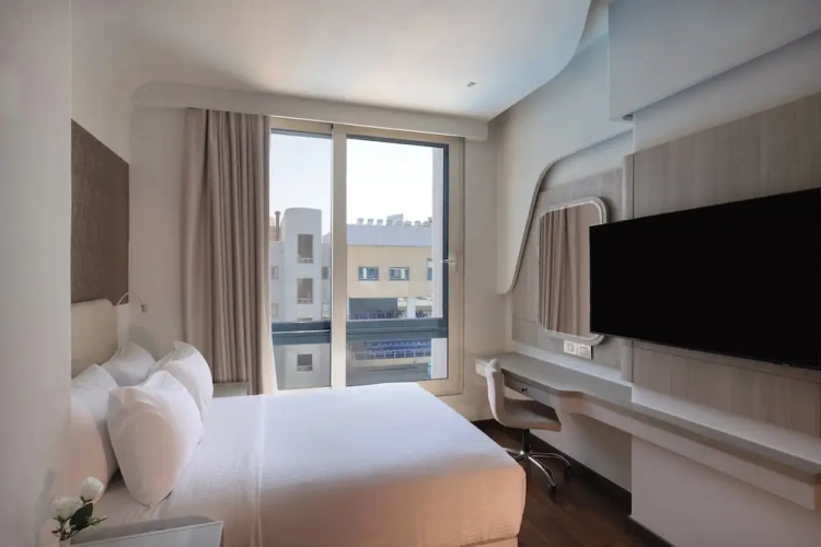 Standard Double room with pool view