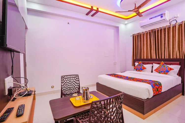 Fabhotel Sri Ram Comforts