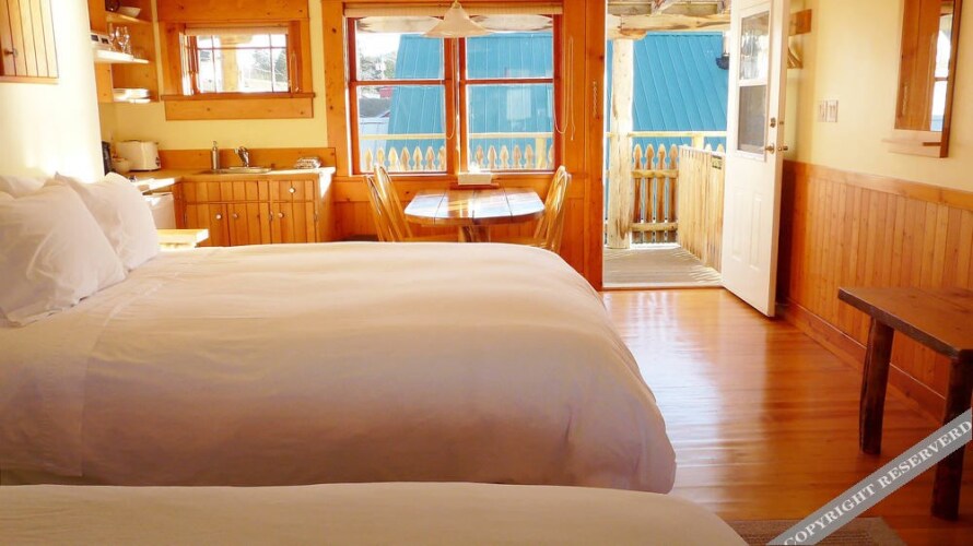 Seine Boat InnOver view