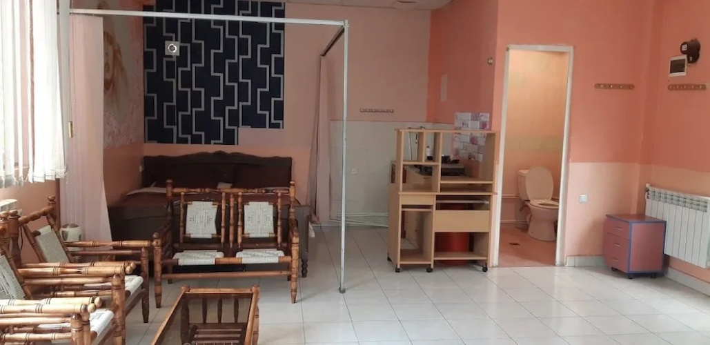 Full House Hostel