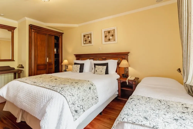 Deluxe Triple Basement room
