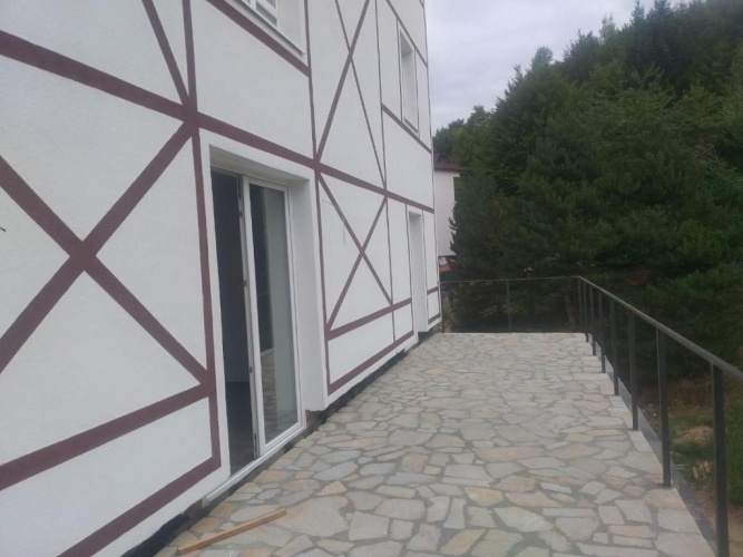Deluxe Studio