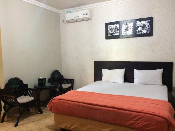 Crown Hotel