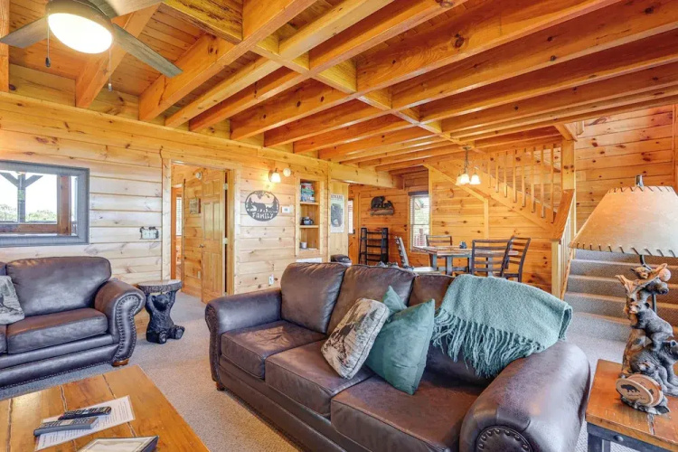 Sensational Sunset! Sevierville Home w/ Hot Tub
